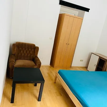 Mit Einem Schlafzimmer Mit Trennwand Appartamento