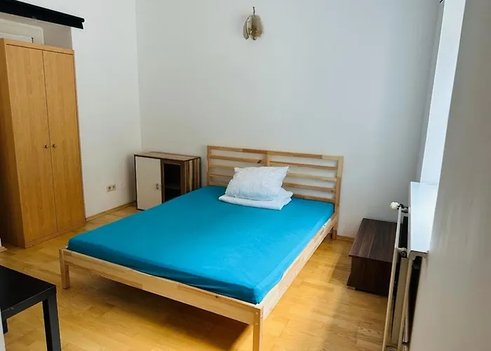 Mit Einem Schlafzimmer Mit Trennwand *